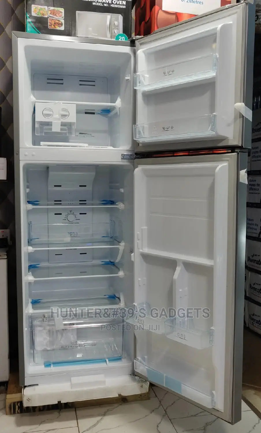 Hisense Fridge 295litres Double Door Silve in Color