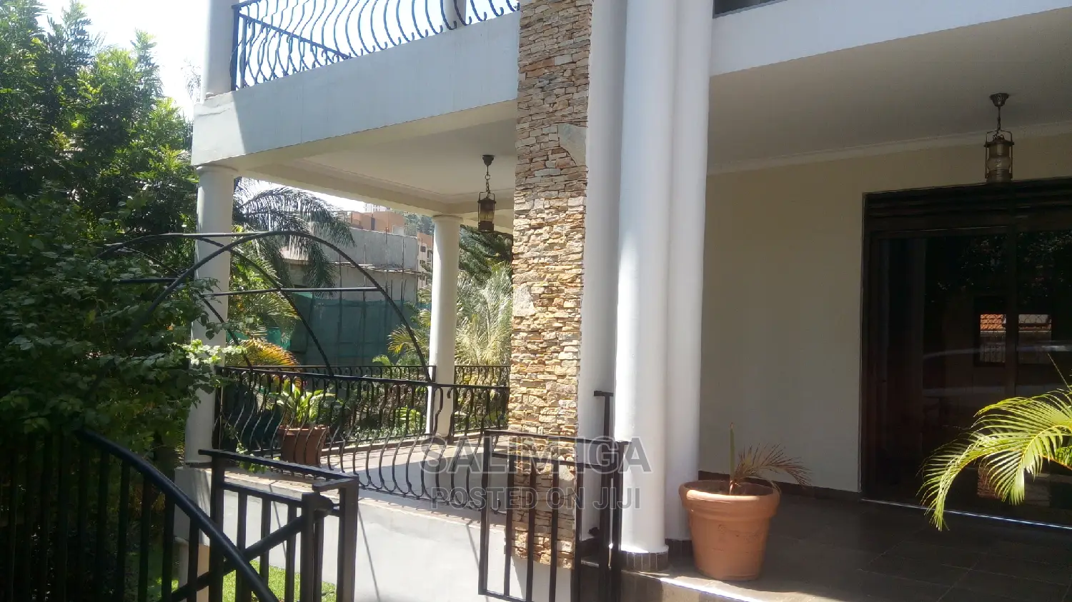 Executive House