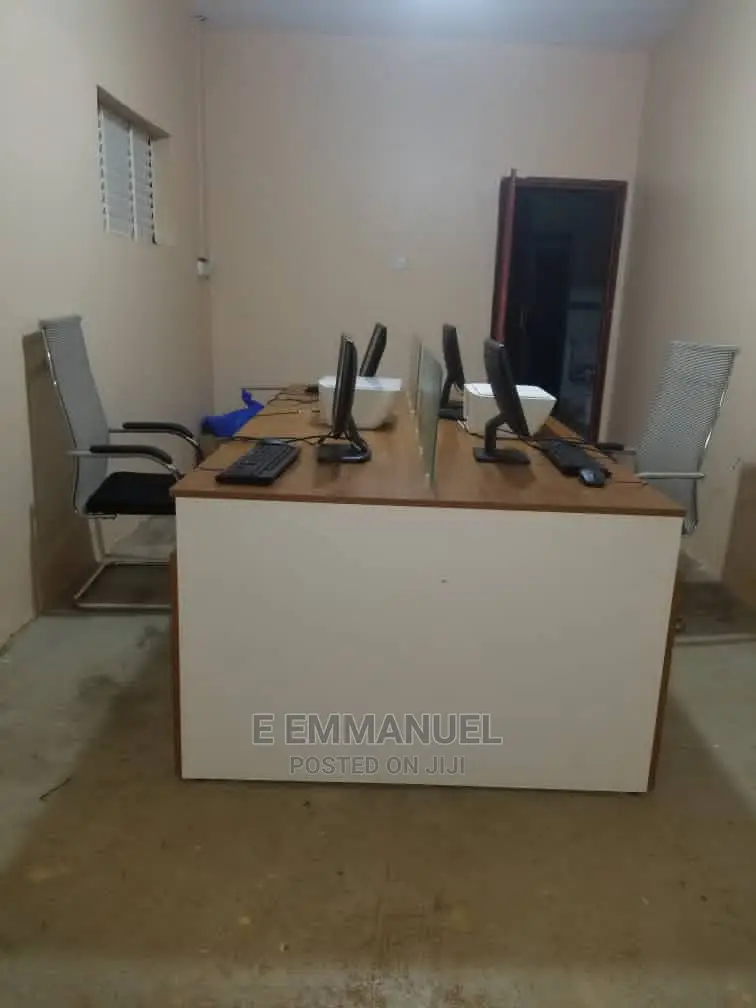 Work Stations/ Staff Desks