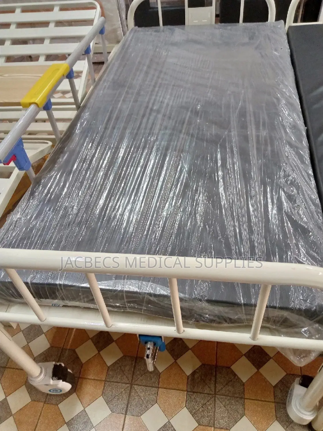 Single Crank Medical Bed