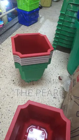 Plastic Flower Pots