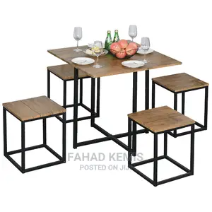 Dinnig Table