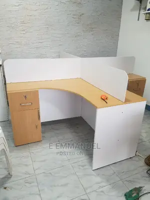 4 Seater Workstation