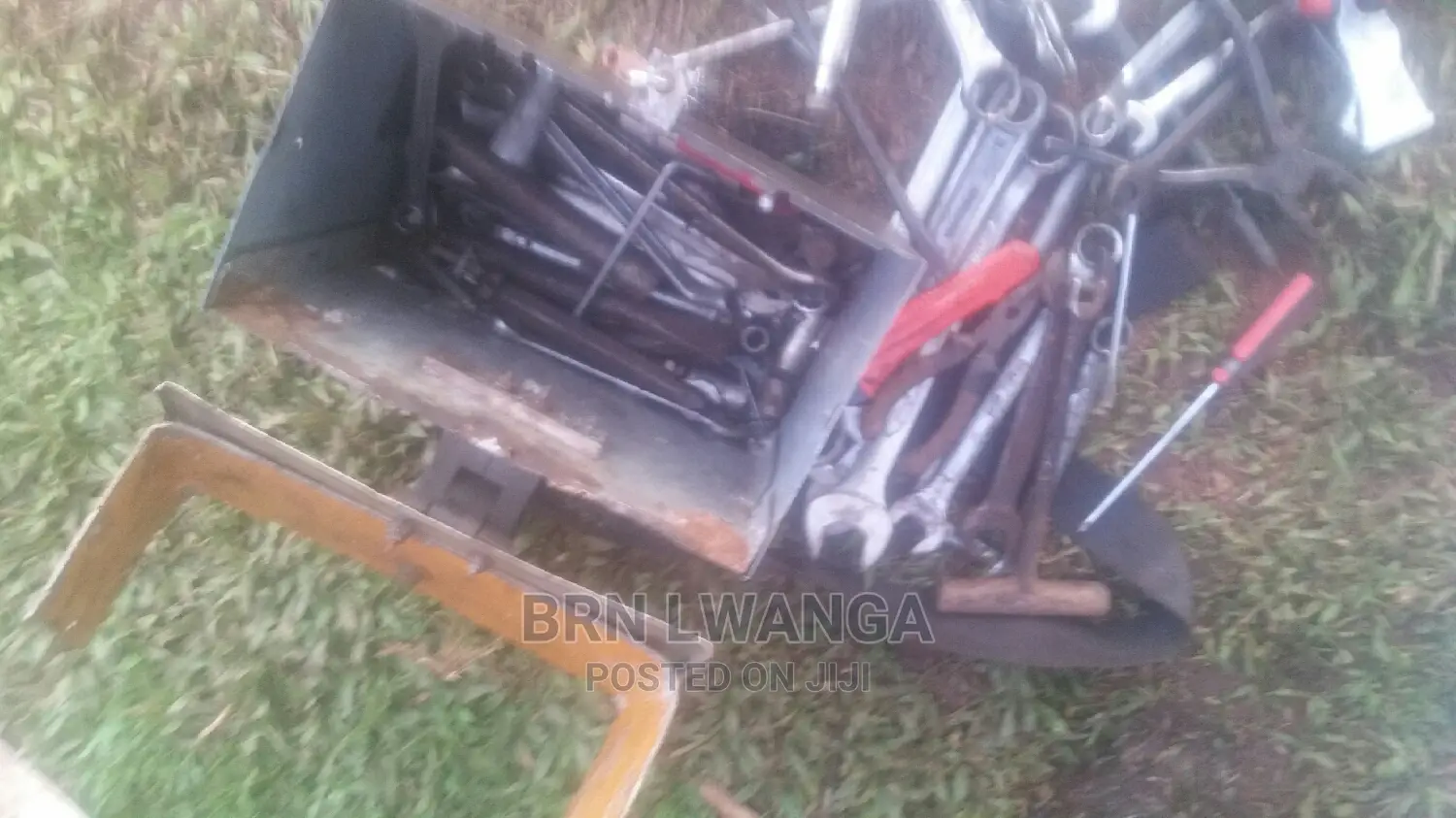 Mechanical Tool Box for Cars