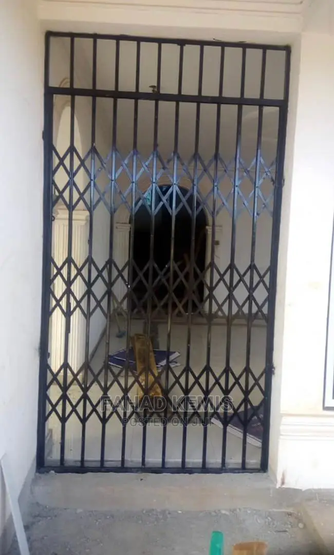 Collapsible Burglar Proof