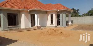Kyanja Tarmacked Neighbourhood Mansion On Sale
