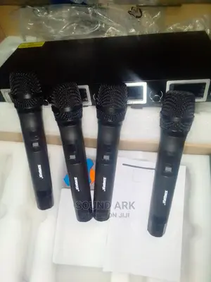 Wireless Microphone With Four Handheld Mic