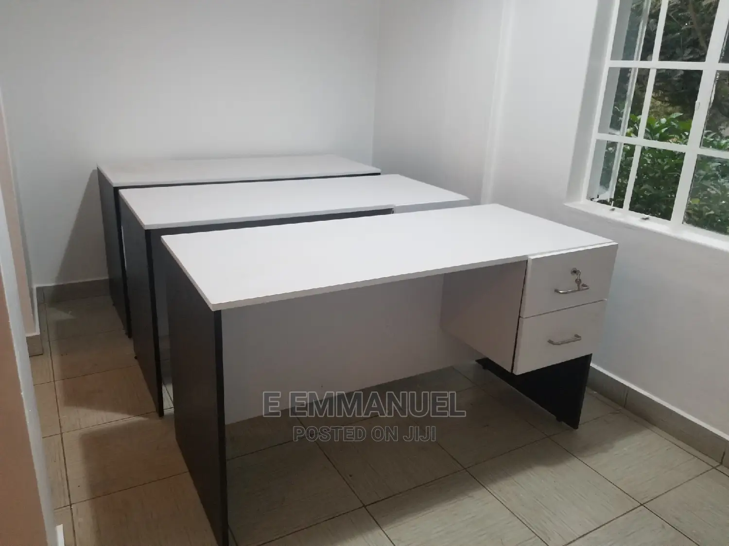 Office Desks/ Tables