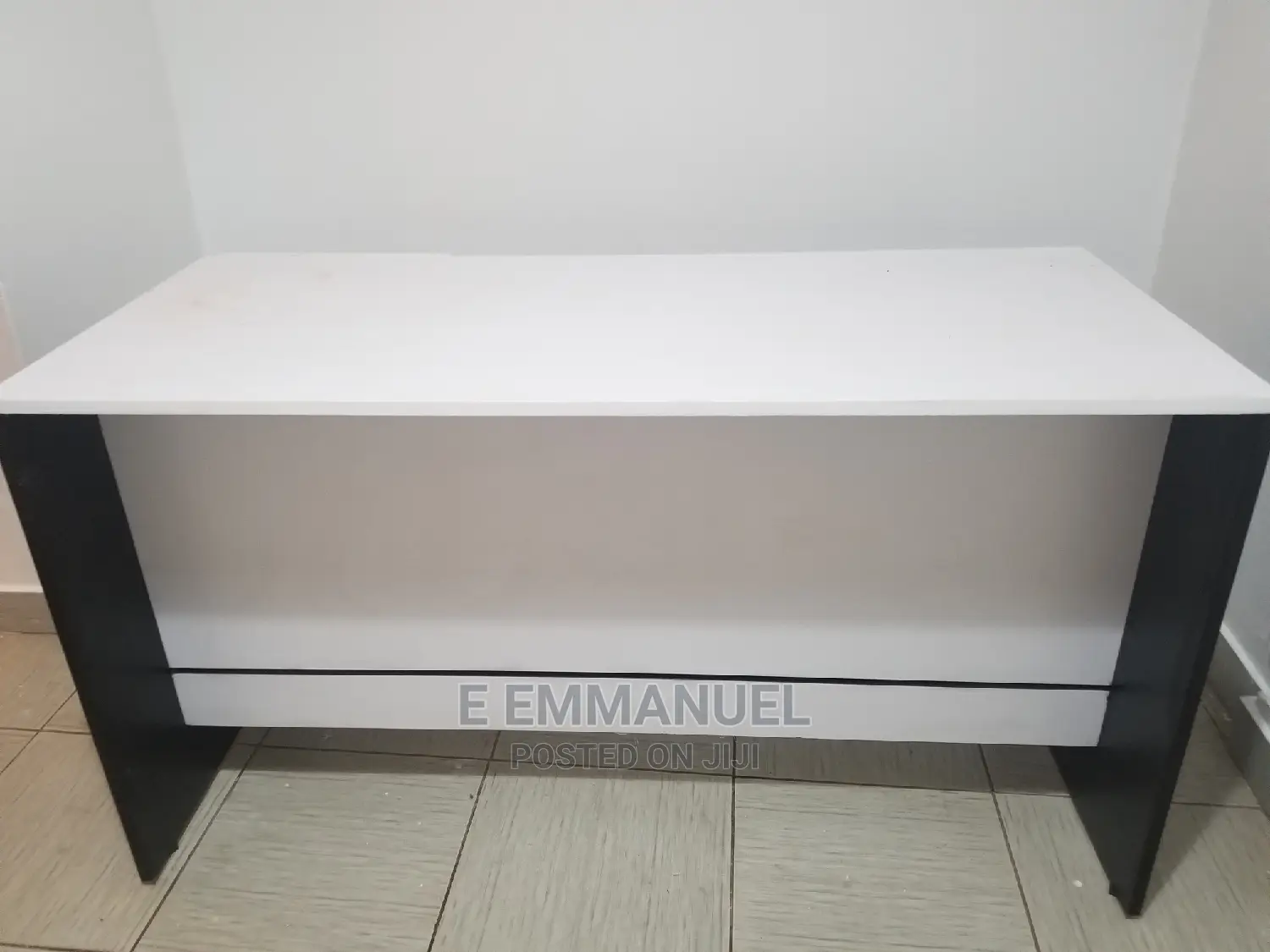 Office Desks/ Tables