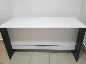 Office Desks/ Tables