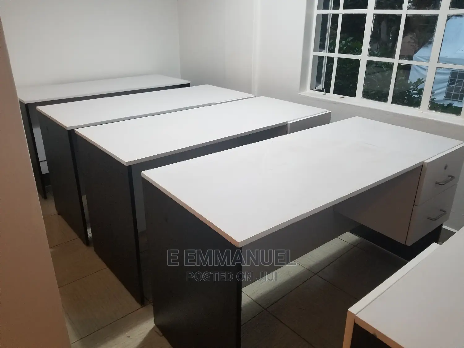 Office Desks/ Tables