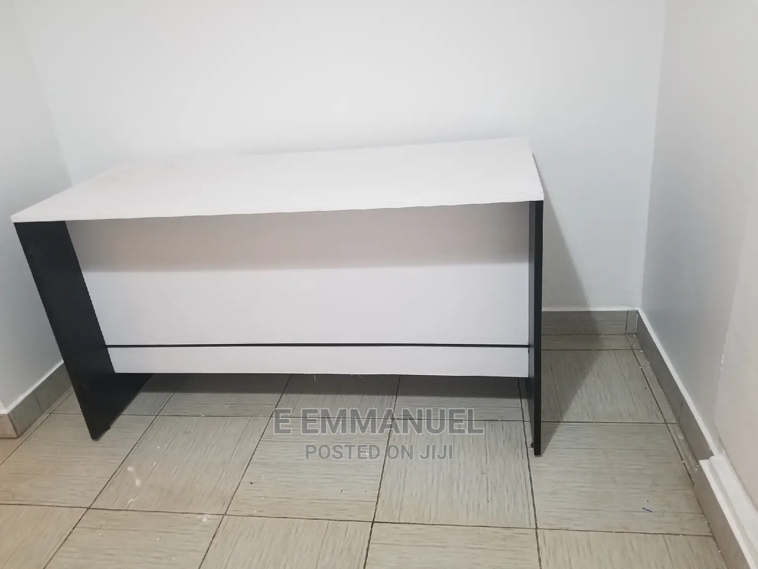 Office Desks/ Tables