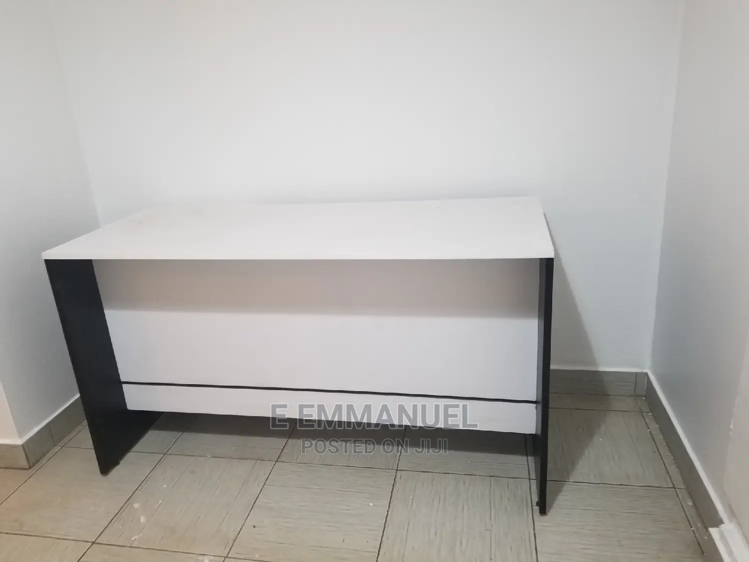 Office Desks/ Tables
