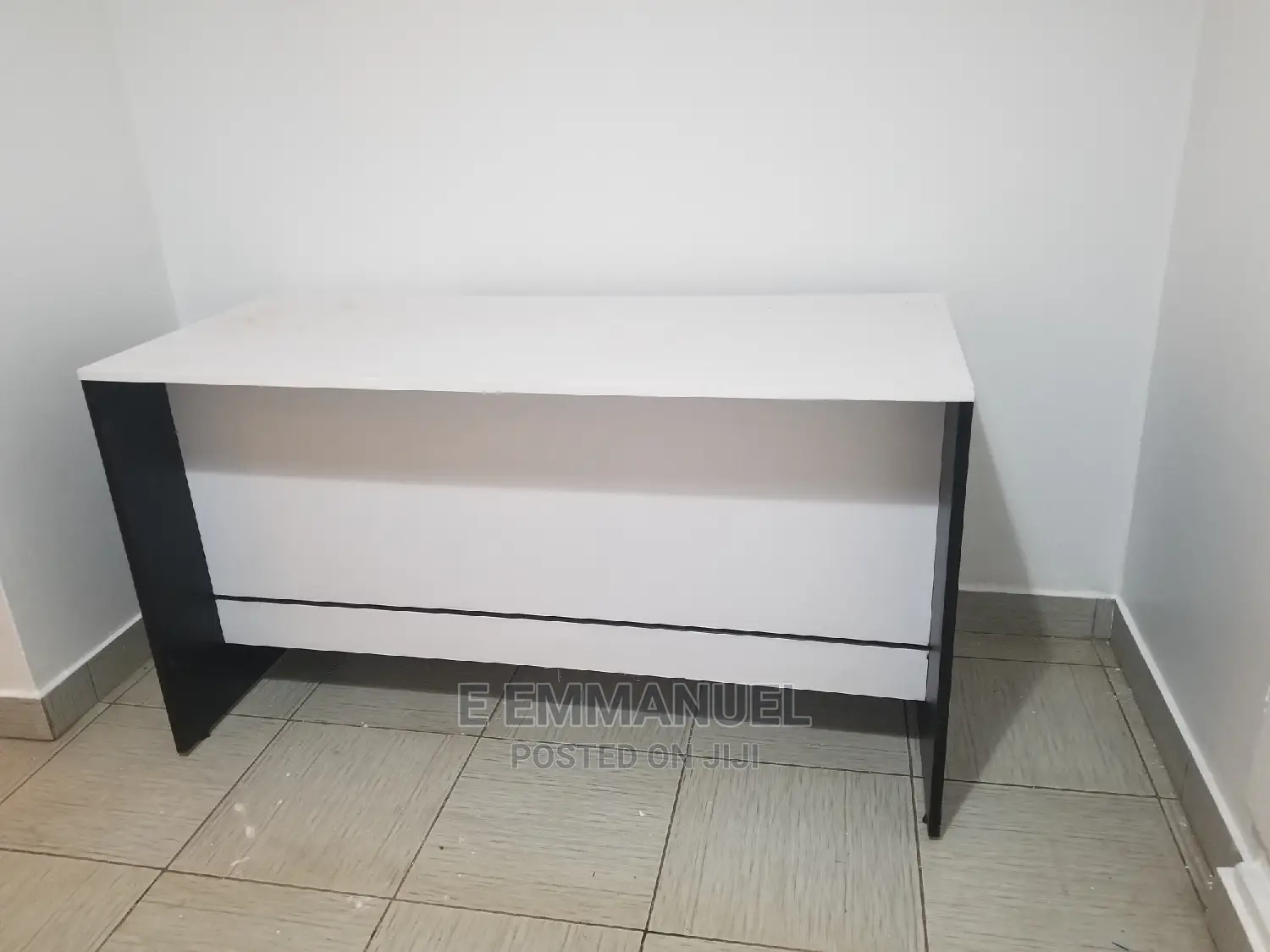 Office Desks/ Tables
