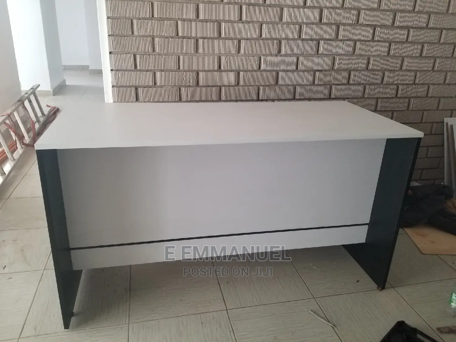 Office Desks/ Tables