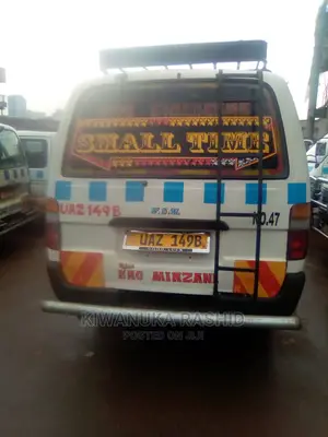 Toyota HiAce 2000