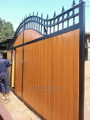 Slinding Gate With Unique Looking