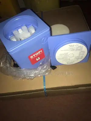 Vaccine Carriers With Ice Packs
