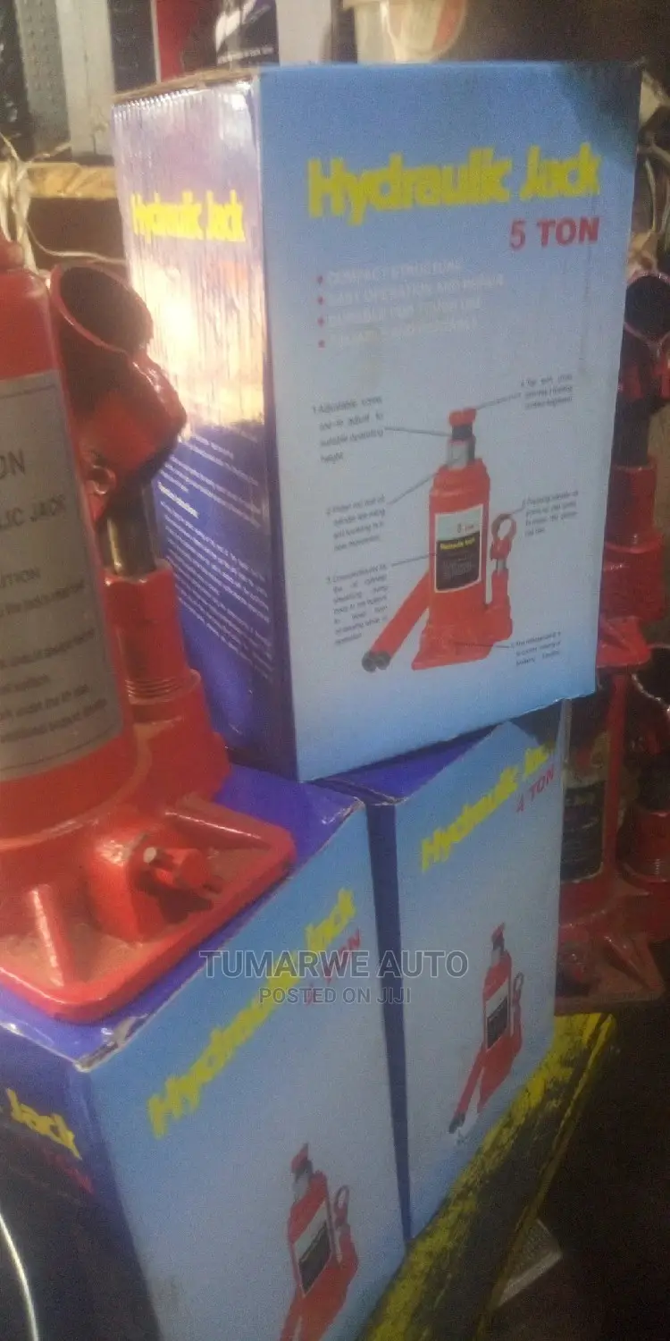 Car Jacks Red