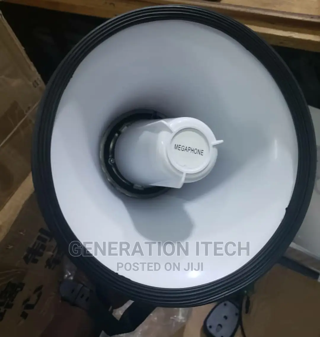 Megaphone CM-066 - Medium Size- Recording With Microphone