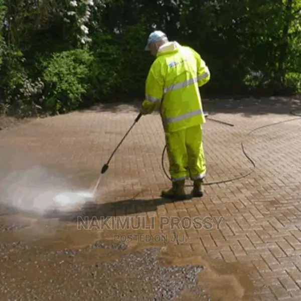 Pavers Cleaning Services/ Pavers Cleaner