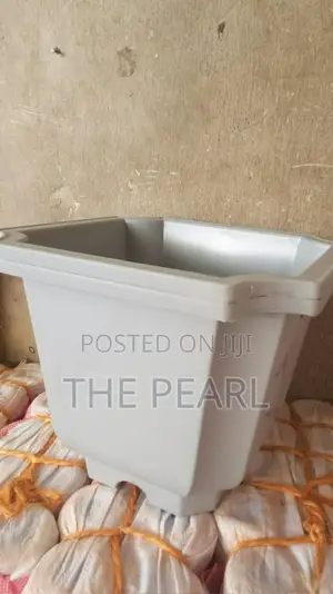 Squared Plastic Flower Pot