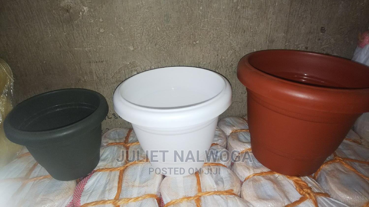 Pladtic Round Flower Pots in Kampala Garden, Juliet Nalwoga Jiji.ug