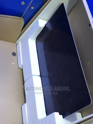 New Desktop Computer Apple iMac 8GB Intel Core i5 SSHD (Hybrid) 1T