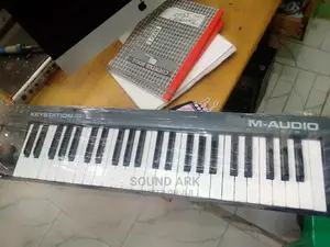 Mid Controller/M-audio Studio Controller