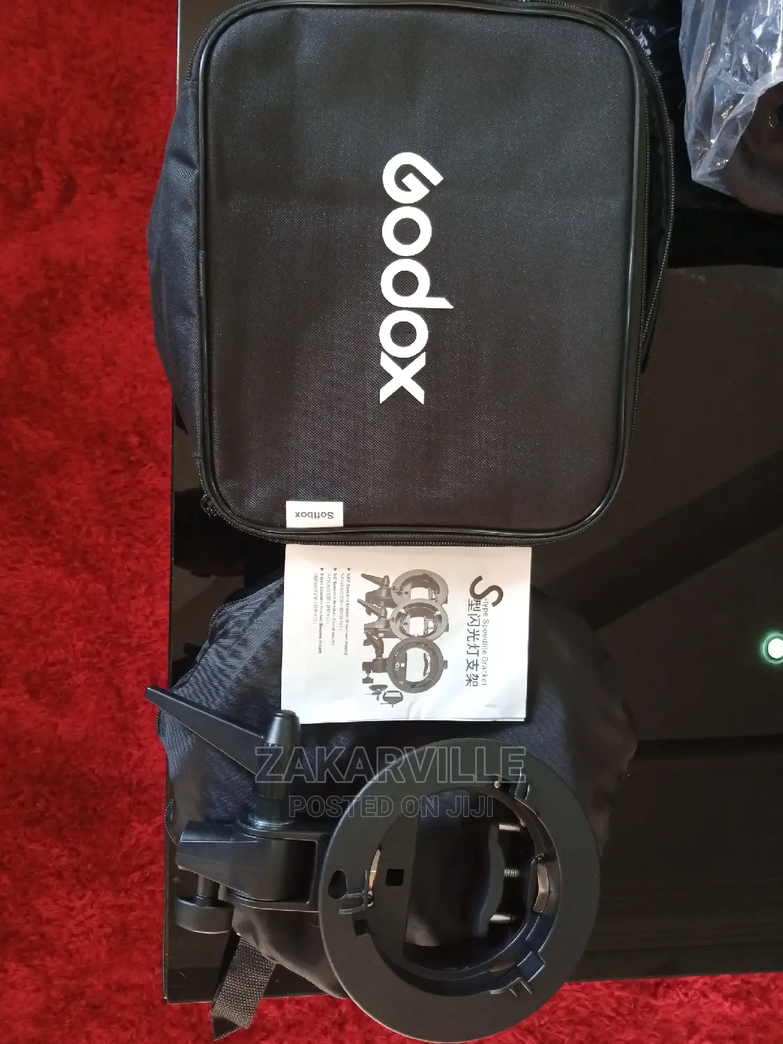 Godox 80*80 Bowens Softbox and Bracket