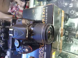 Nikon D5200