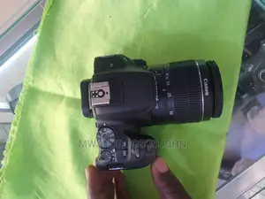 Canon 200d