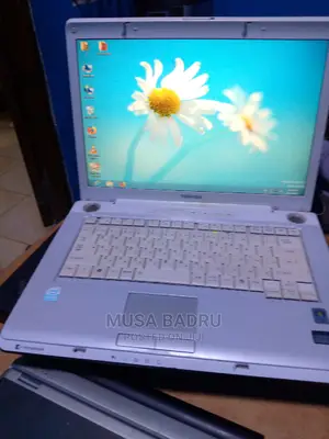 Laptop Toshiba Satellite U500 2GB Intel Celeron HDD 160GB