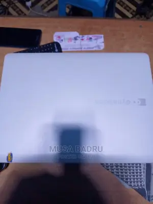 Laptop Toshiba Satellite U500 2GB Intel Celeron HDD 160GB