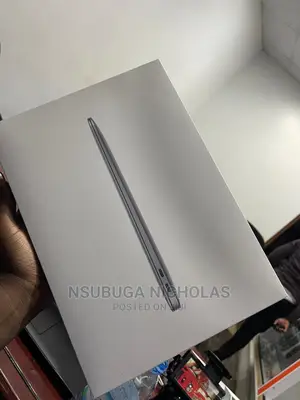 New Laptop Apple MacBook Air 8GB Intel Core I3 SSD 256GB