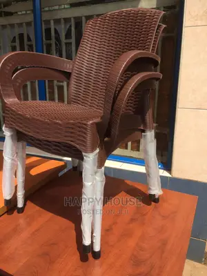 Plastic Chairs With Steel Stands