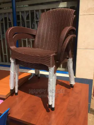 Plastic Chairs With Steel Stands