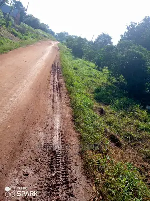 100acres in Kikyusa Luwero 
