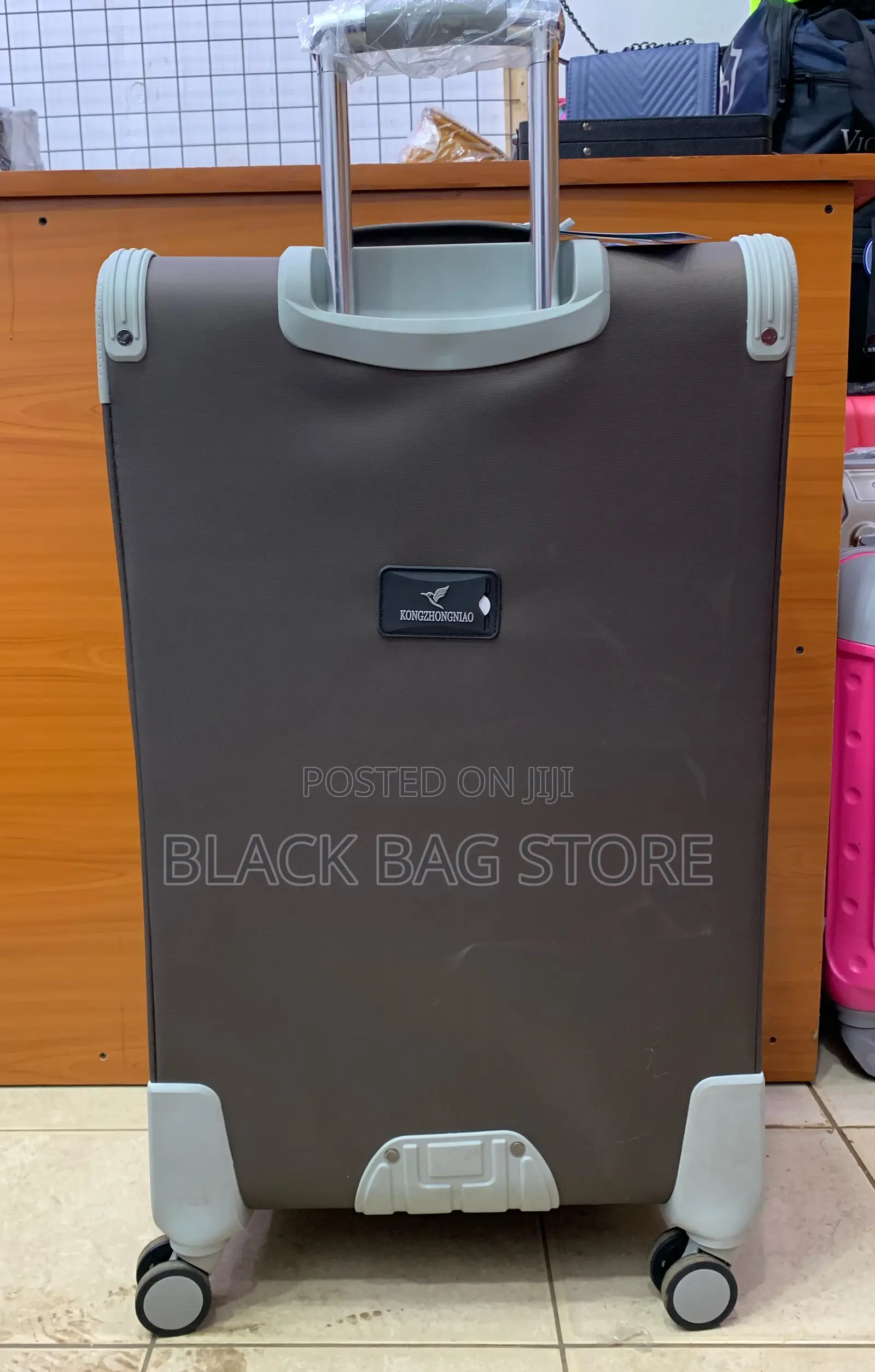 Travel Suitcase-Medium (Size 28)