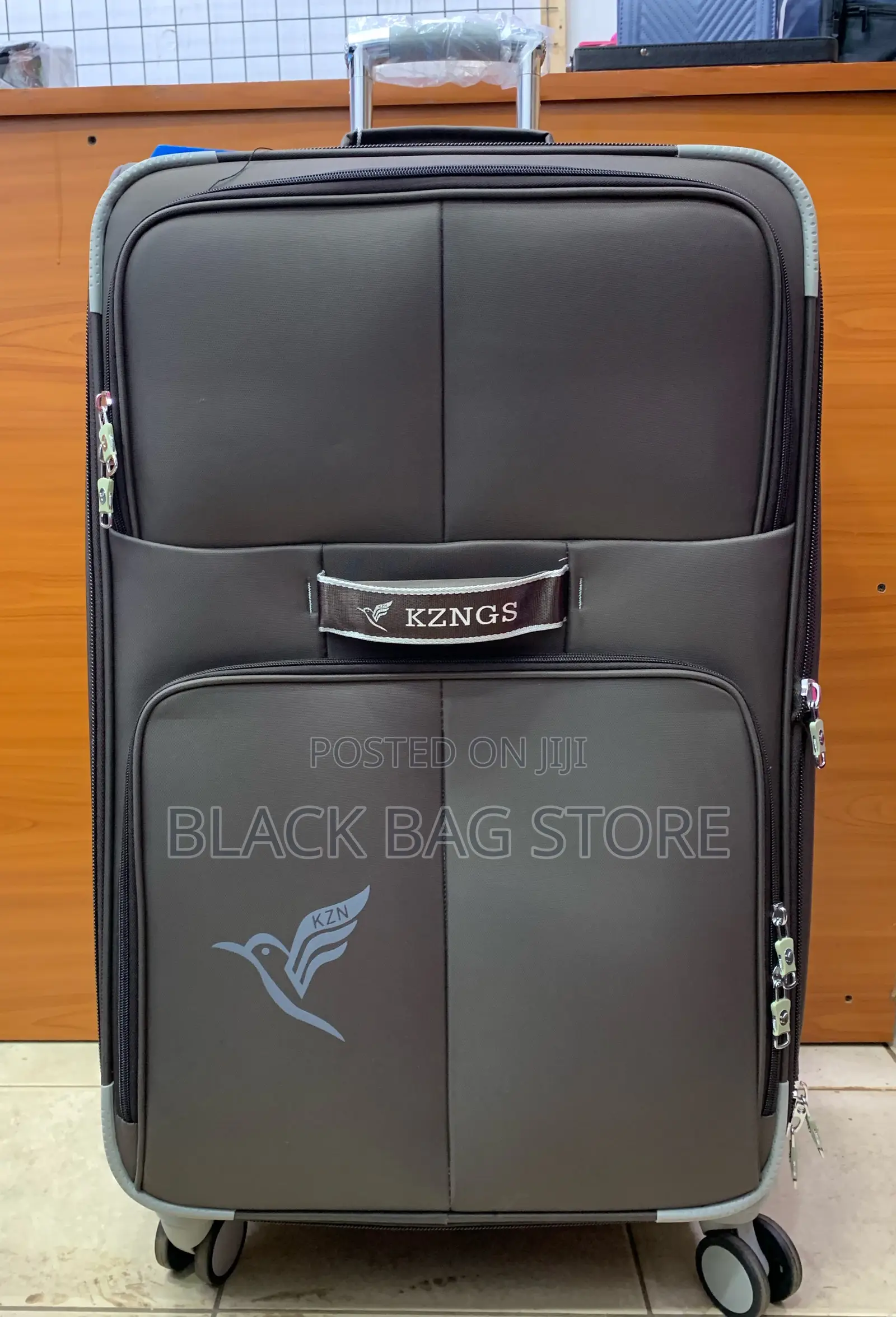 Travel Suitcase-Medium (Size 28)