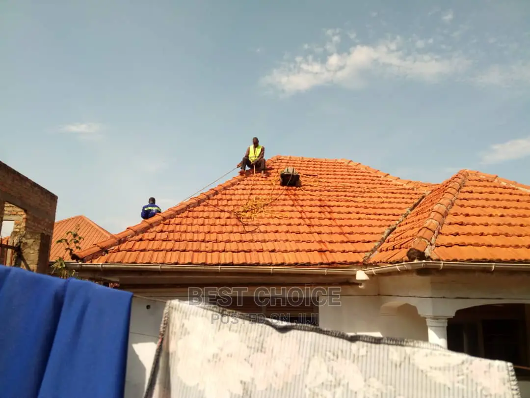 Effective Roof Cleaning Services.