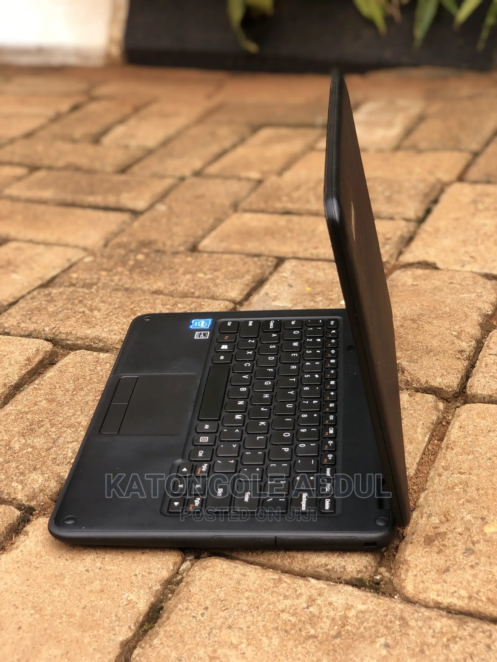 New Laptop Lenovo 4GB Intel Celeron SSHD (Hybrid) 256GB