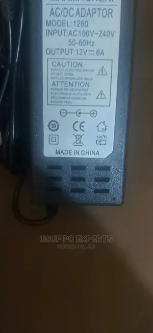 12 Volts Adaptor Universal