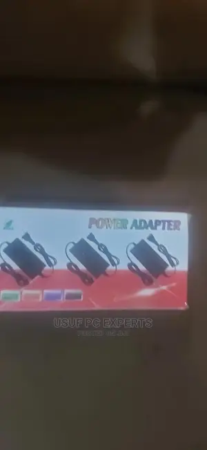 12 Volts Adaptor Universal