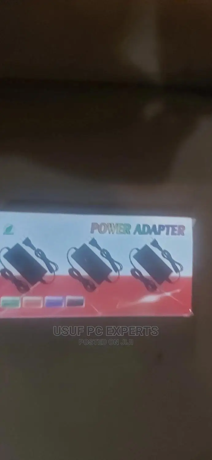 12 Volts Adaptor Universal