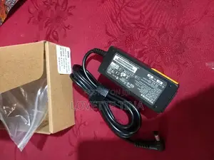 Toshiba Adapters 19v. 1.58A