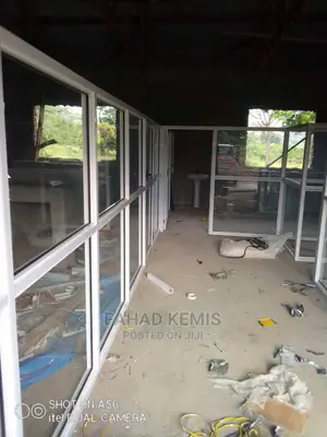 Alluminium Office Partition and Laboratory Too