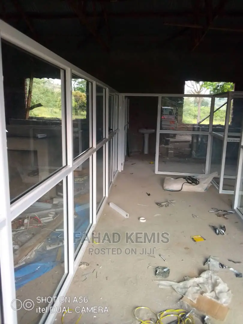 Alluminium Office Partition and Laboratory Too