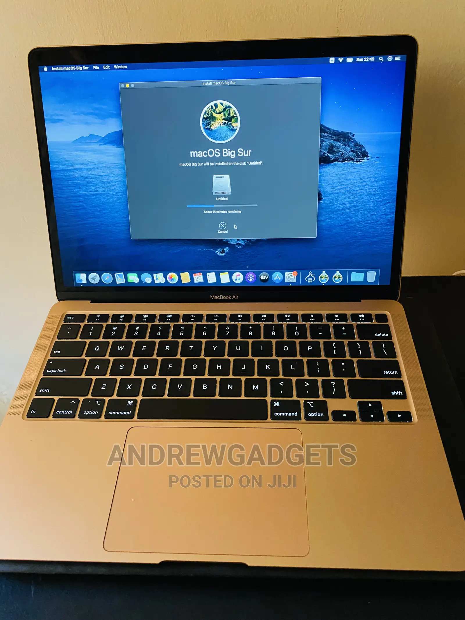 Laptop Apple MacBook 2020 8GB Intel Core I3 SSD 256GB