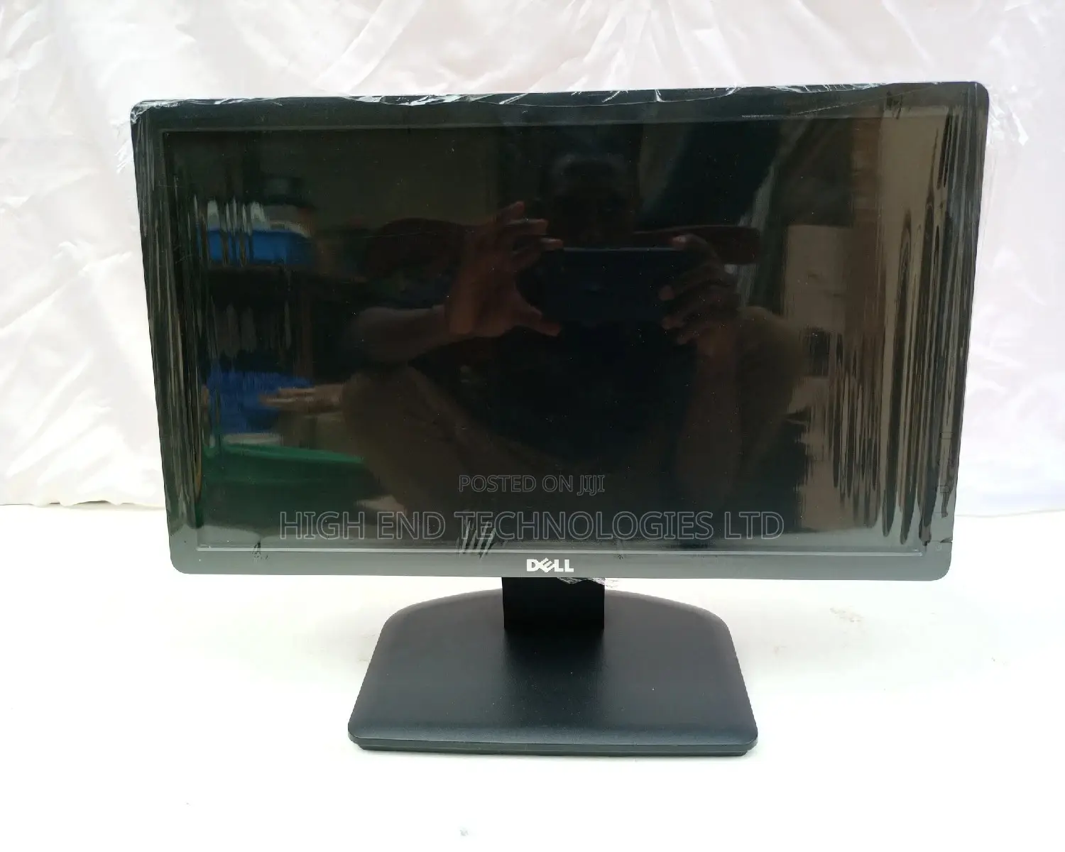 Dell 19 Inches Wide HD